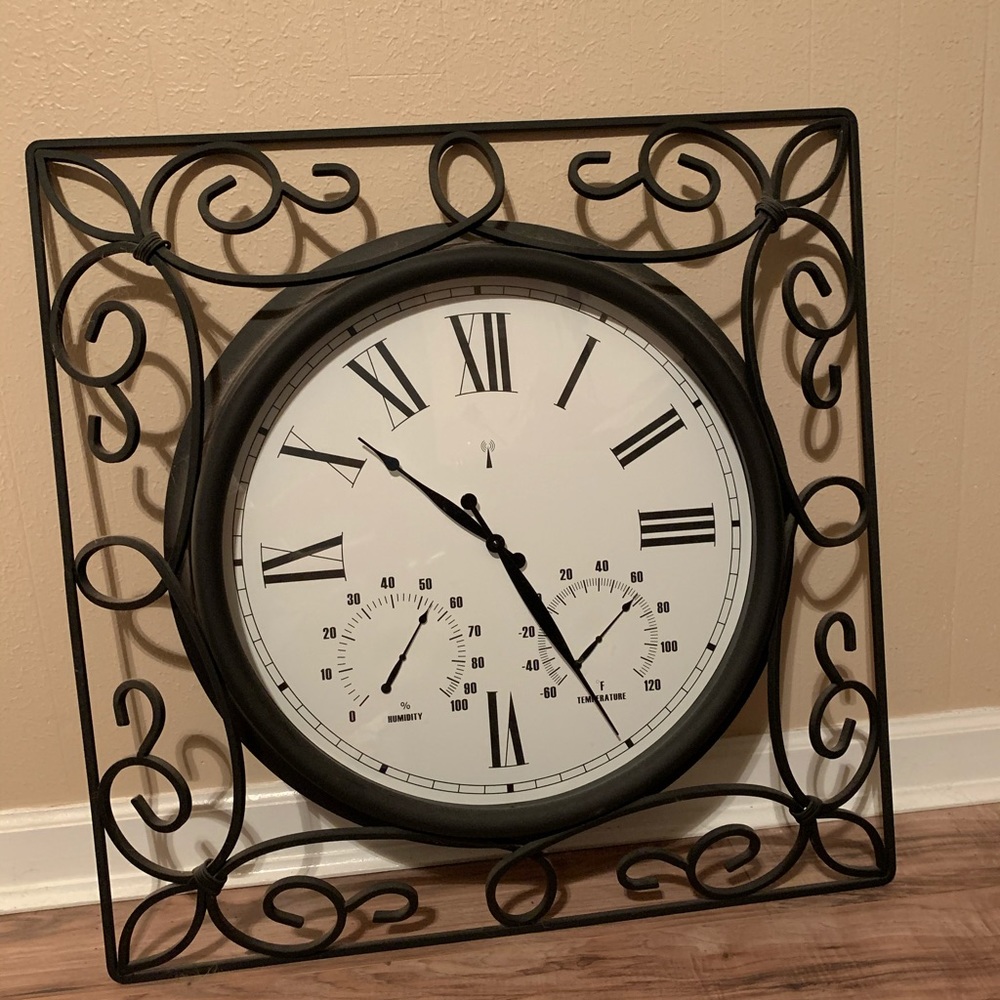 Working clock for sale!